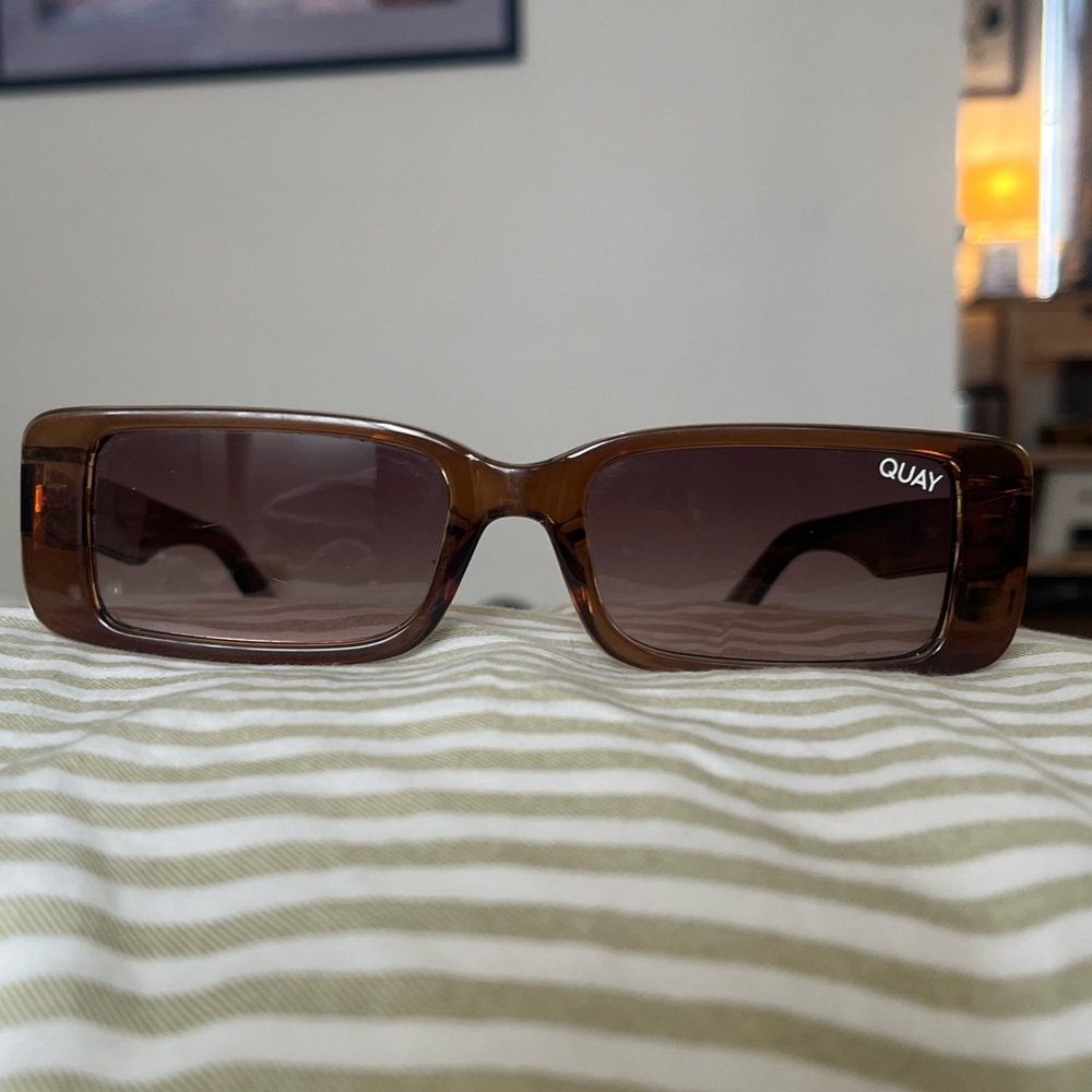 Quay Art School Sunglasses in Brown